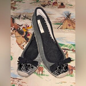 Simply Vera Wang Espadrilles Flats Beige Black Embellished Slip-On Size 7.5